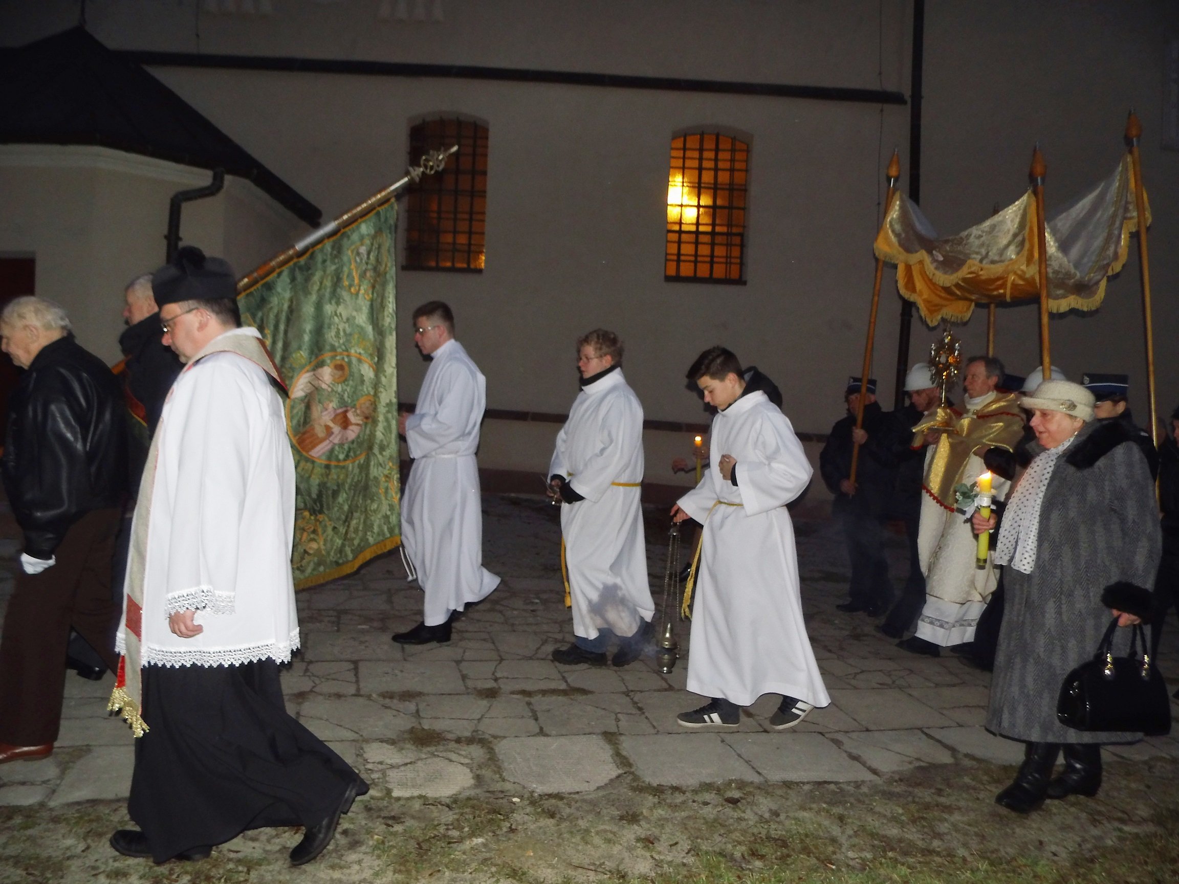 rezurekcja2016